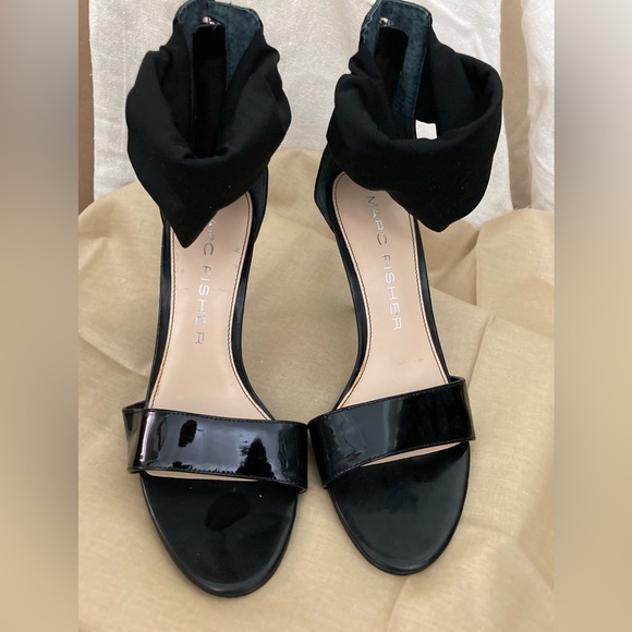Women's MARC FISHER Ankle Wrap Open Toe Heels NWT - Picture 2 of 8